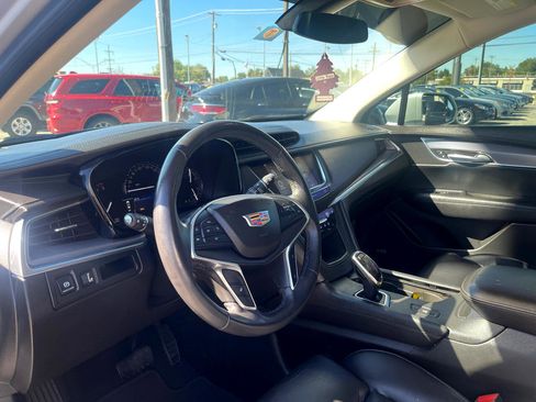 Used 2017 Cadillac XT5 Luxury image 8