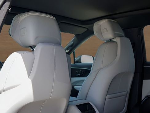 New 2026 Cadillac Lyriq Luxury w/ LPO, Floor Liner Package AWD/4WD image 19