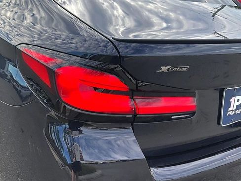 Used 2022 BMW M550i xDrive w/ Executive Package image 29