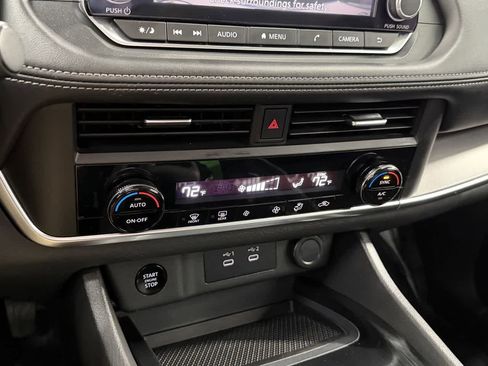 Used 2024 Nissan Rogue SV image 21