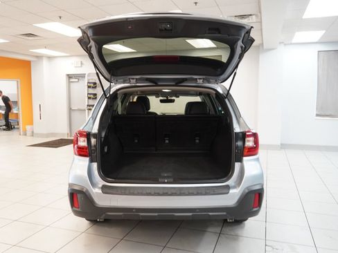 Used 2018 Subaru Outback 3.6R Limited AWD/4WD image 10