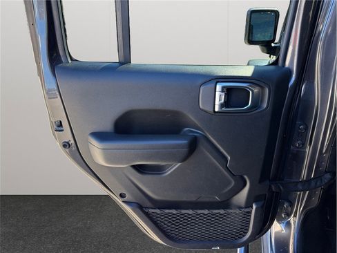 Used 2022 Jeep Wrangler Unlimited Willys image 32