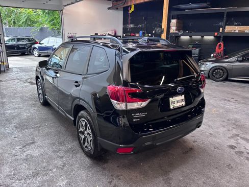 Used 2020 Subaru Forester Premium AWD/4WD image 5