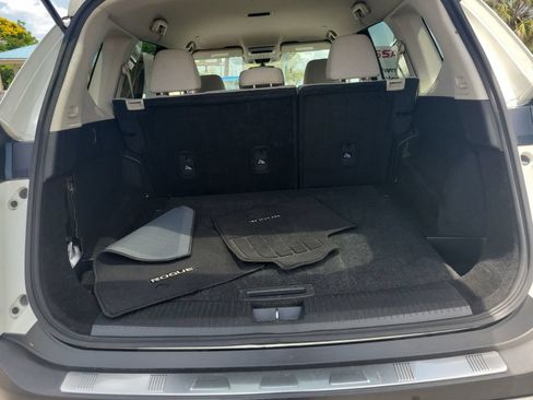 Certified 2022 Nissan Rogue SV FWD image 7