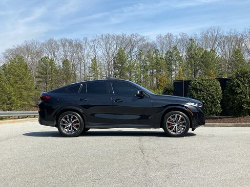 Used 2024 BMW X6 xDrive40i w/ M Sport Professional Package image 5