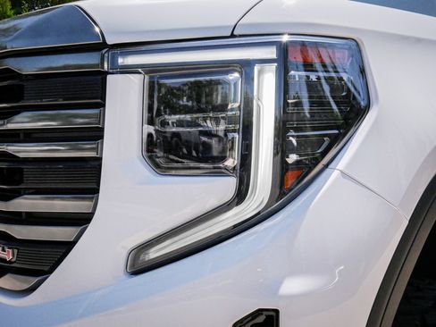 Used 2023 GMC Sierra 1500 AT4 w/ Technology Package AWD/4WD image 6