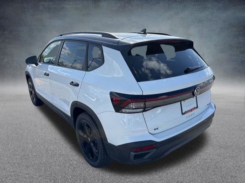New 2026 Volkswagen Taos SE AWD/4WD image 3