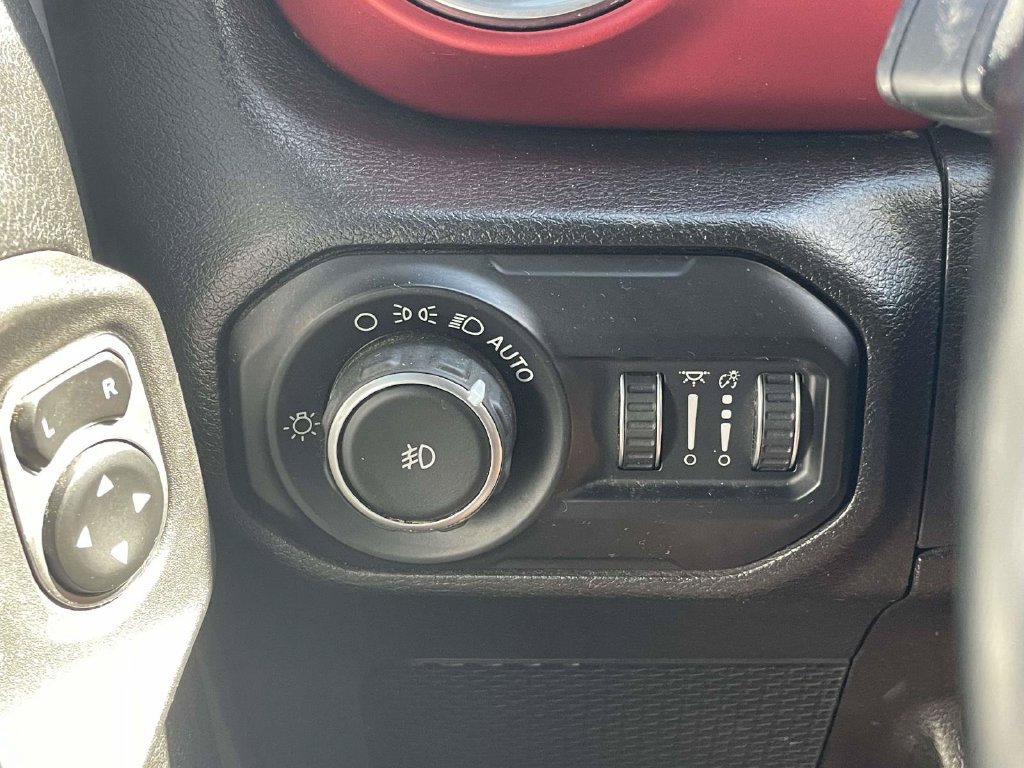 Used 2018 Jeep Wrangler Unlimited Rubicon AWD/4WD image 28