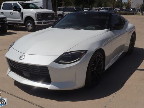 Used 2024 Nissan Z Performance w/ Floor Mat Package RWD image 8