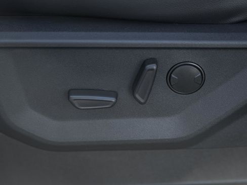 New 2026 Ford F250 Lariat w/ Chrome Package image 41