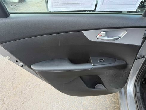 Used 2023 Kia Forte LXS w/ LXS Technology Package image 14