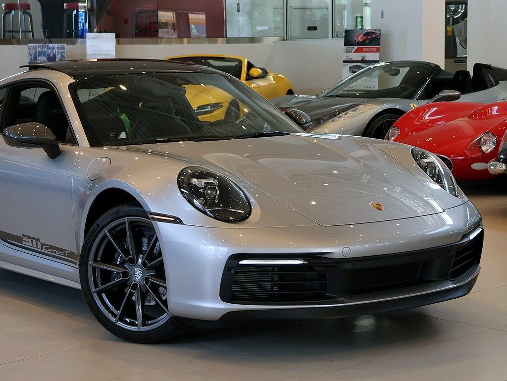 Used 2023 Porsche 911 Carrera T RWD image 20
