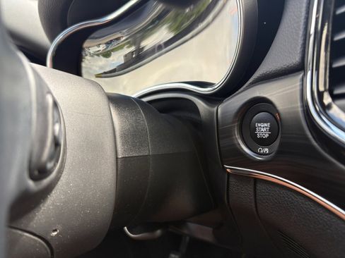 Used 2021 Jeep Grand Cherokee Limited image 16