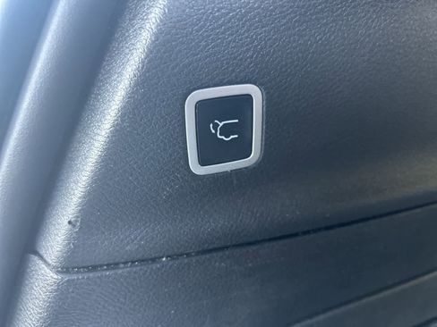 Used 2020 Chrysler Pacifica Limited w/ Advanced Safetytec Group image 33