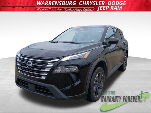 Used 2024 Nissan Rogue SV AWD/4WD image 8