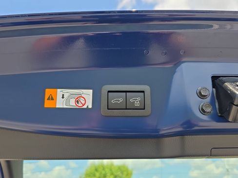 New 2026 Toyota Prius Plug-In Hybrid FWD image 30