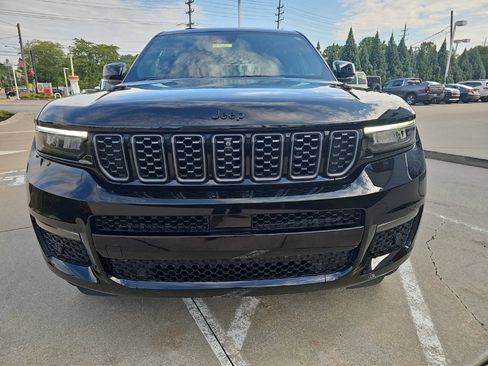 Used 2024 Jeep Grand Cherokee L Summit AWD/4WD image 9