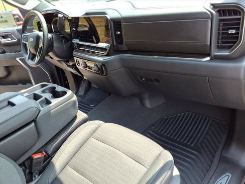 Used 2023 Chevrolet Silverado 1500 LT AWD/4WD image 17