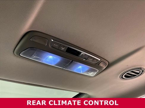 Used 2024 Kia Telluride EX w/ EX Captain's Chair Package FWD image 10