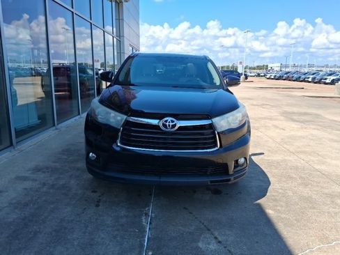 Used 2015 Toyota Highlander XLE FWD image 3