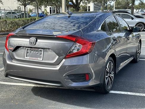 Used 2018 Honda Civic EX-L image 3