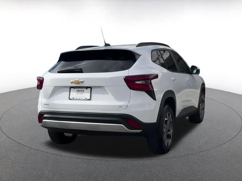 Used 2025 Chevrolet Trax LT image 12