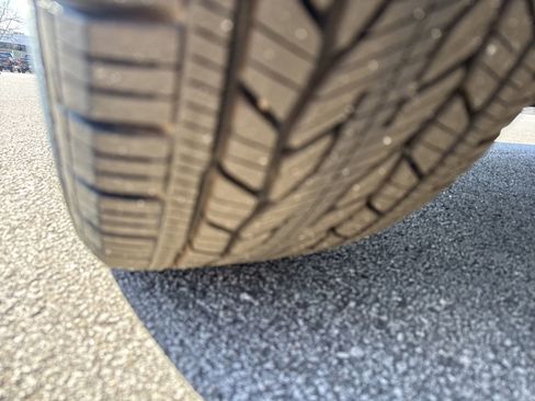 Used 2025 Buick Enclave Preferred w/ Power Package image 12