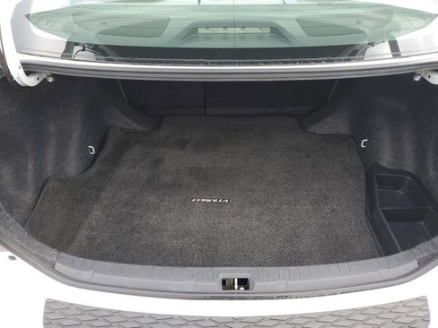 Used 2010 Toyota Corolla LE image 9