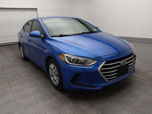 Used 2017 Hyundai Elantra SE w/ Cargo Package image 13