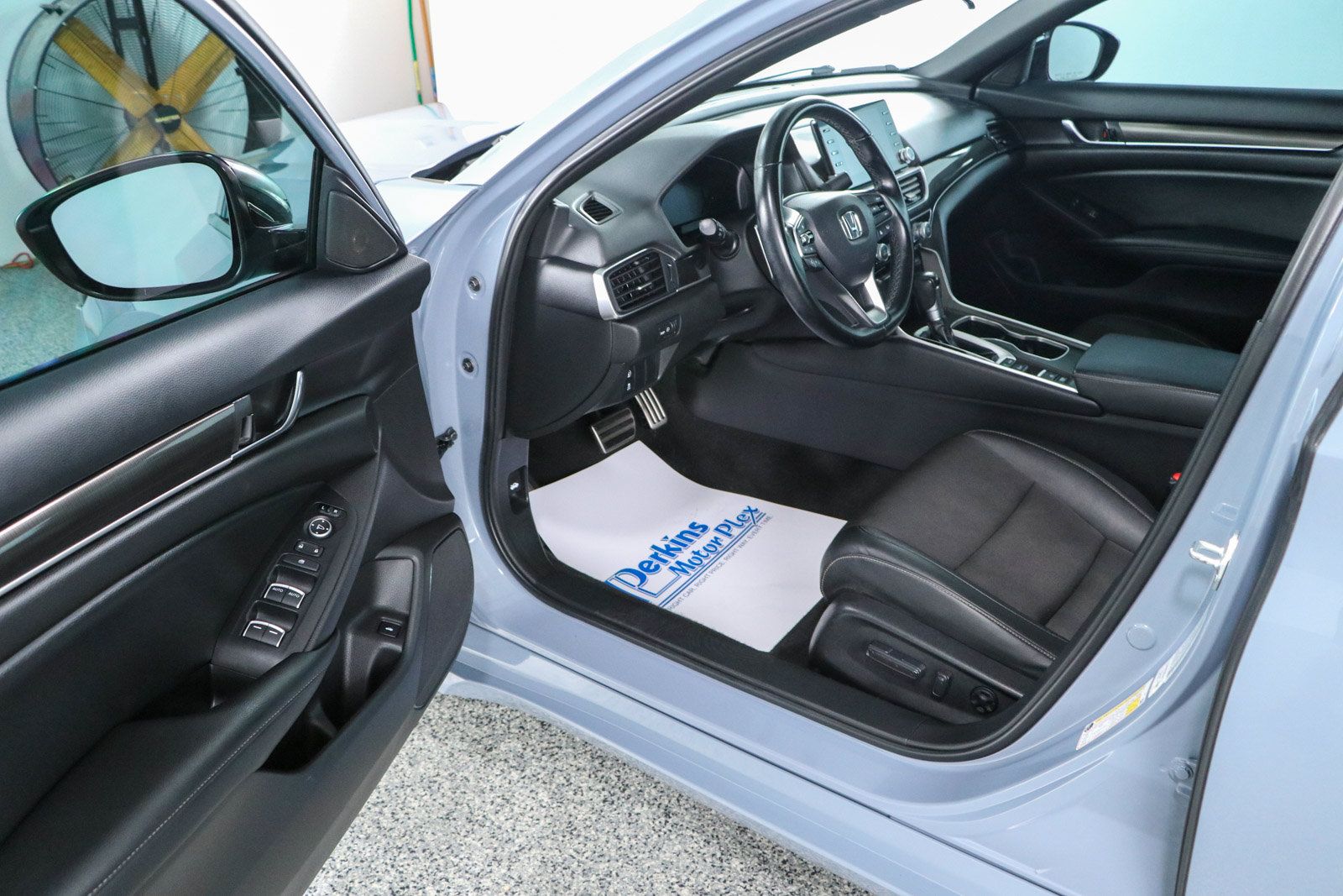 Used 2022 Honda Accord Sport image 3