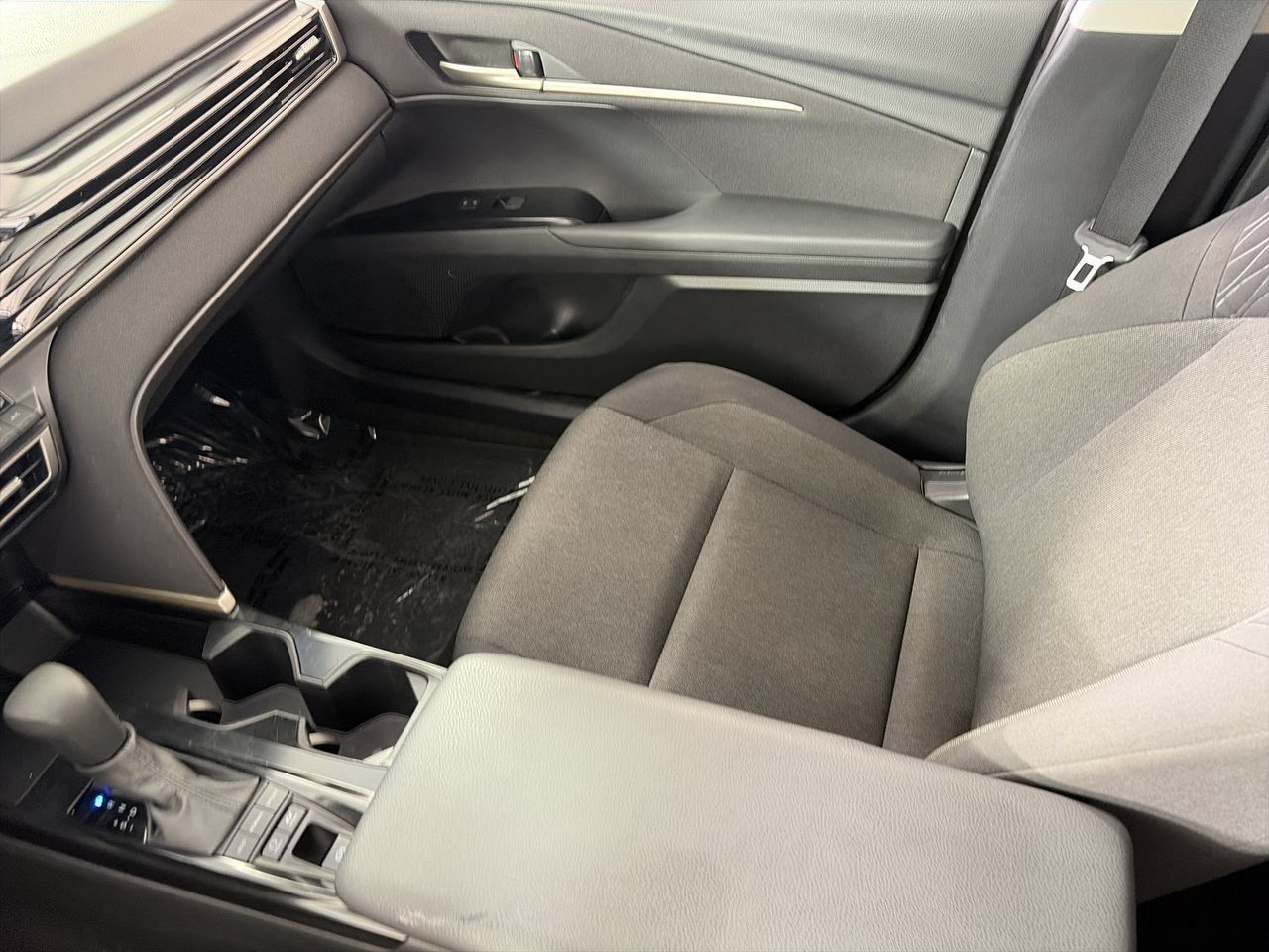 Used 2025 Toyota Camry LE FWD image 21