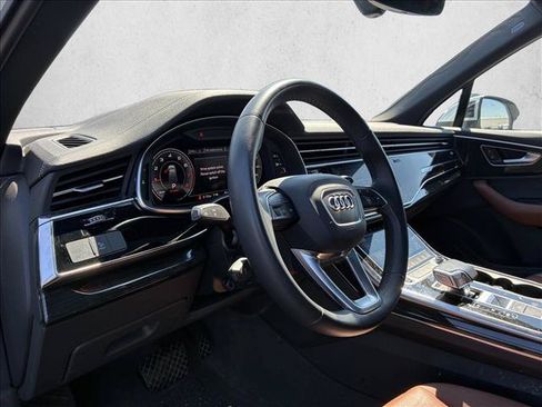 Used 2023 Audi Q7 2.0T Premium w/ Towing Package AWD/4WD image 10