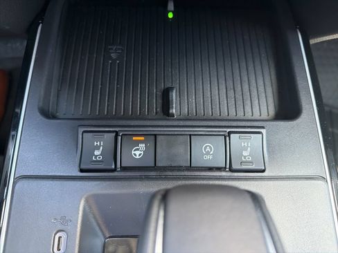Used 2026 Toyota Corolla Cross XLE AWD/4WD image 36
