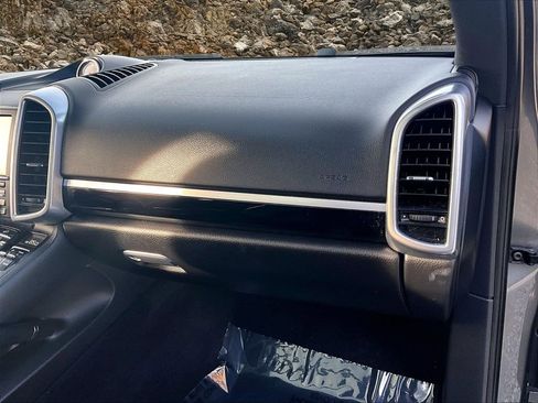 Used 2014 Porsche Cayenne Base image 14