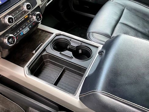 Certified 2022 Ford F250 Lariat w/ Black Appearance Package image 16