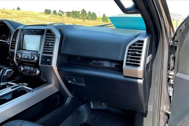 Used 2017 Ford F150 Platinum w/ Equipment Group 701A Luxury AWD/4WD image 27