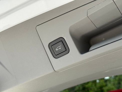 Certified 2023 Cadillac XT5 Premium Luxury w/ LPO, Floor Liner Package FWD image 18