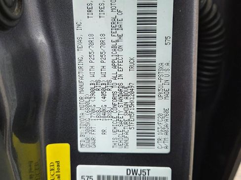 Used 2017 Toyota Tundra SR5 w/ SR5 Upgrade Package RWD image 7