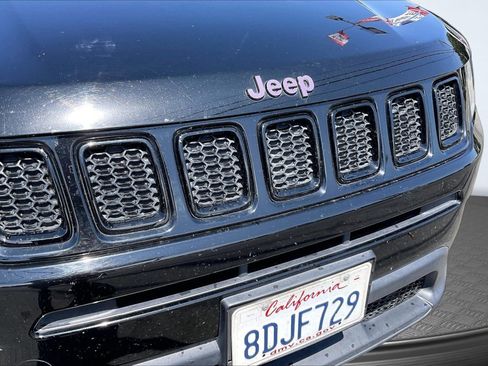 Used 2018 Jeep Compass Latitude w/ Popular Equipment Group FWD image 28