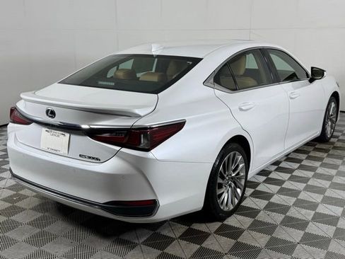 Certified 2023 Lexus ES 300h w/ Luxury Package image 8