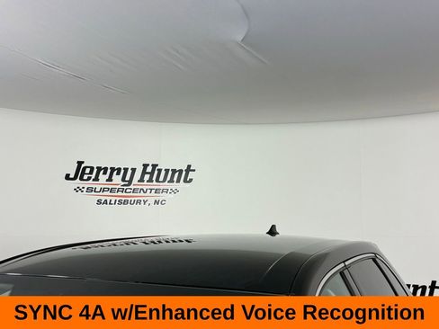 Used 2024 Ford Edge Titanium image 15