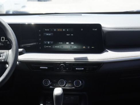 Used 2025 Nissan Kicks SV FWD image 21