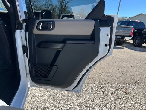 Used 2024 Ford Bronco Wildtrak image 18