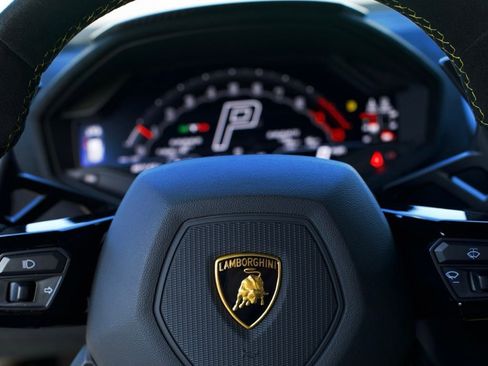 Used 2022 Lamborghini Huracan STO RWD image 15