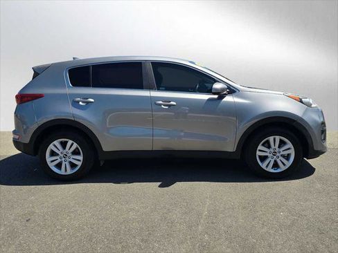 Used 2019 Kia Sportage LX FWD image 2