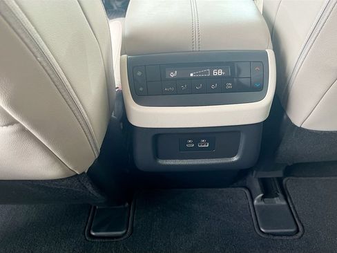 Used 2025 Nissan Pathfinder SL AWD/4WD image 24