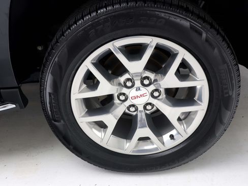 Used 2020 GMC Yukon XL SLE w/ SLE Value Package AWD/4WD image 32