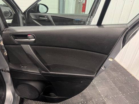 Used 2011 MAZDA MAZDA3 i Touring image 21