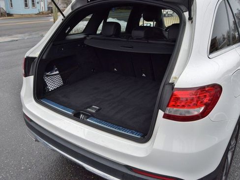 Used 2019 Mercedes-Benz GLC 300 4MATIC image 8