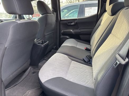 Used 2021 Toyota Tacoma TRD Off-Road image 13